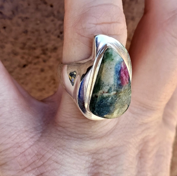 New Men's Ruby Fuchsite 925 Silver Ring. - Picture 9 of 15